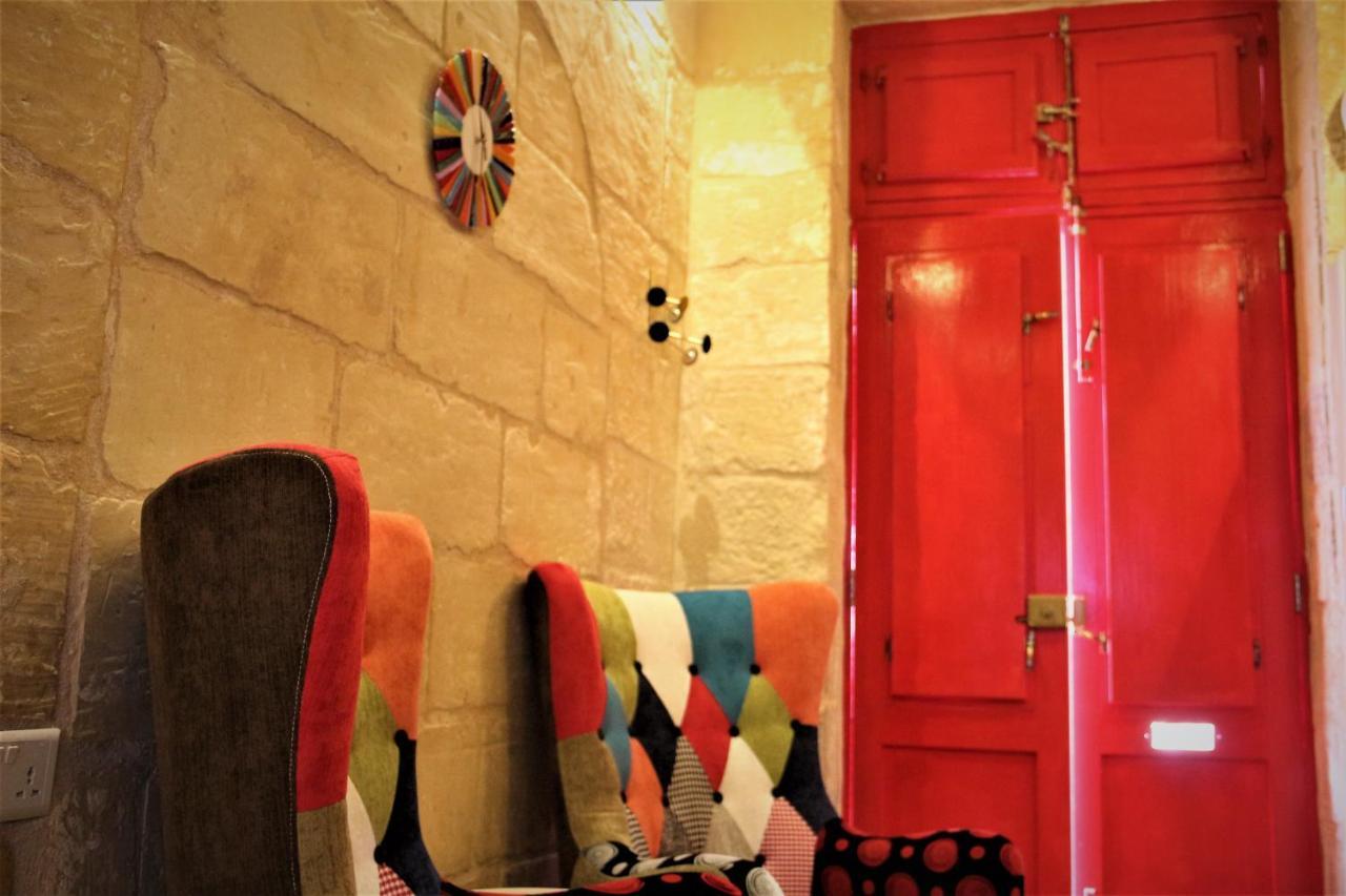 Apartamento Malta'S Naughtiest Cabaret Floriana Exterior foto