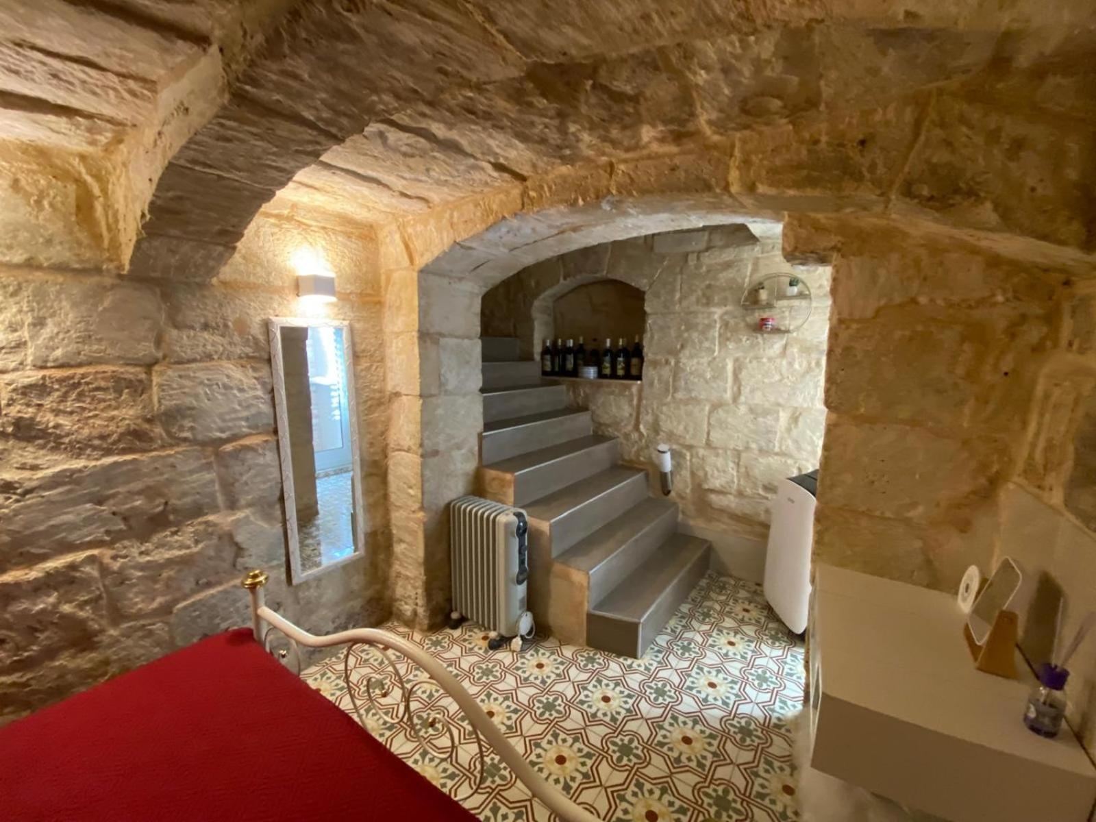 Apartamento Malta'S Naughtiest Cabaret Floriana Exterior foto